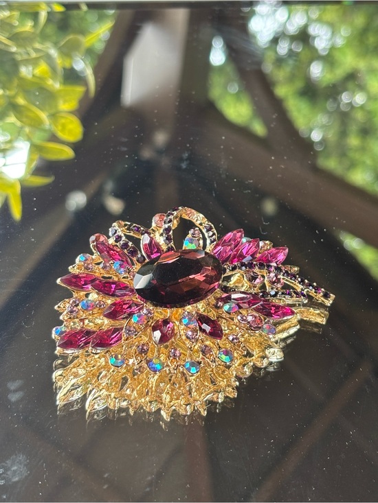 Jewelry - Gold-tone Pink Crystal Floral Brooch